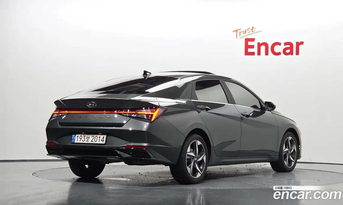 Hyundai Avante 2023 1.6 автомат (гидро), фото 2