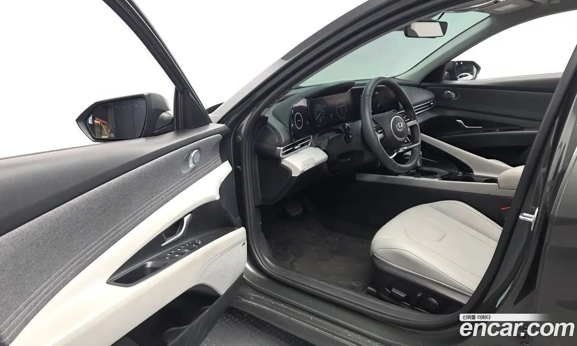 Hyundai Avante 2023 1.6 автомат (гидро), фото 13