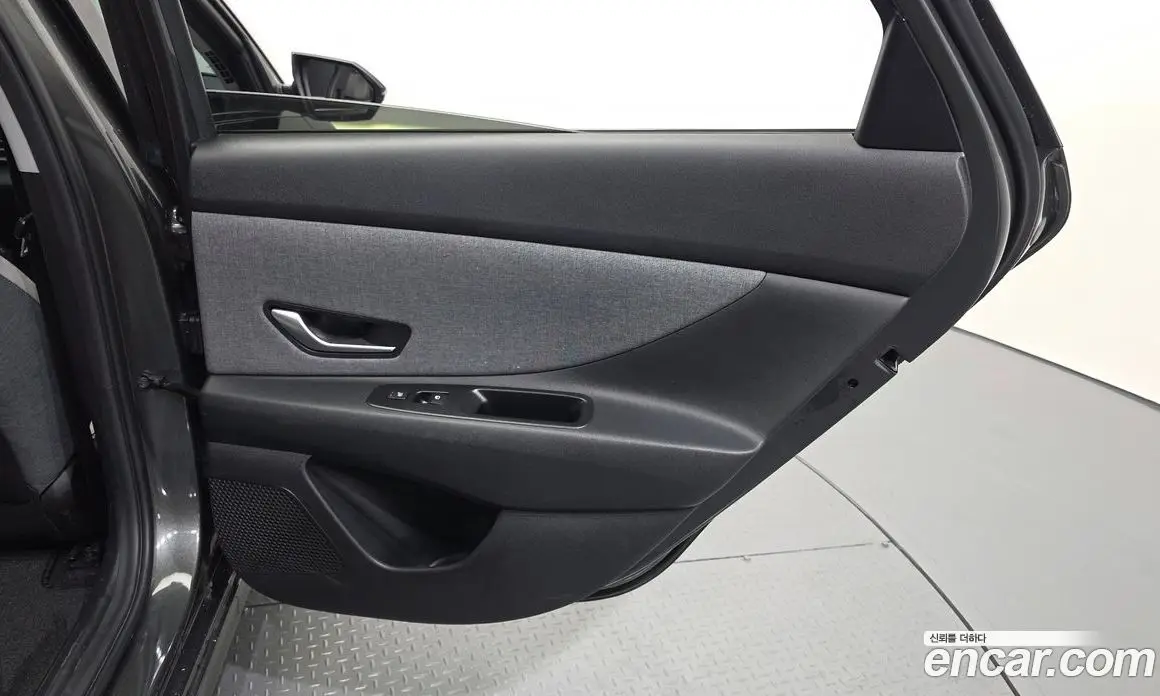 Hyundai Avante 2023 1.6 автомат (гидро), фото 15