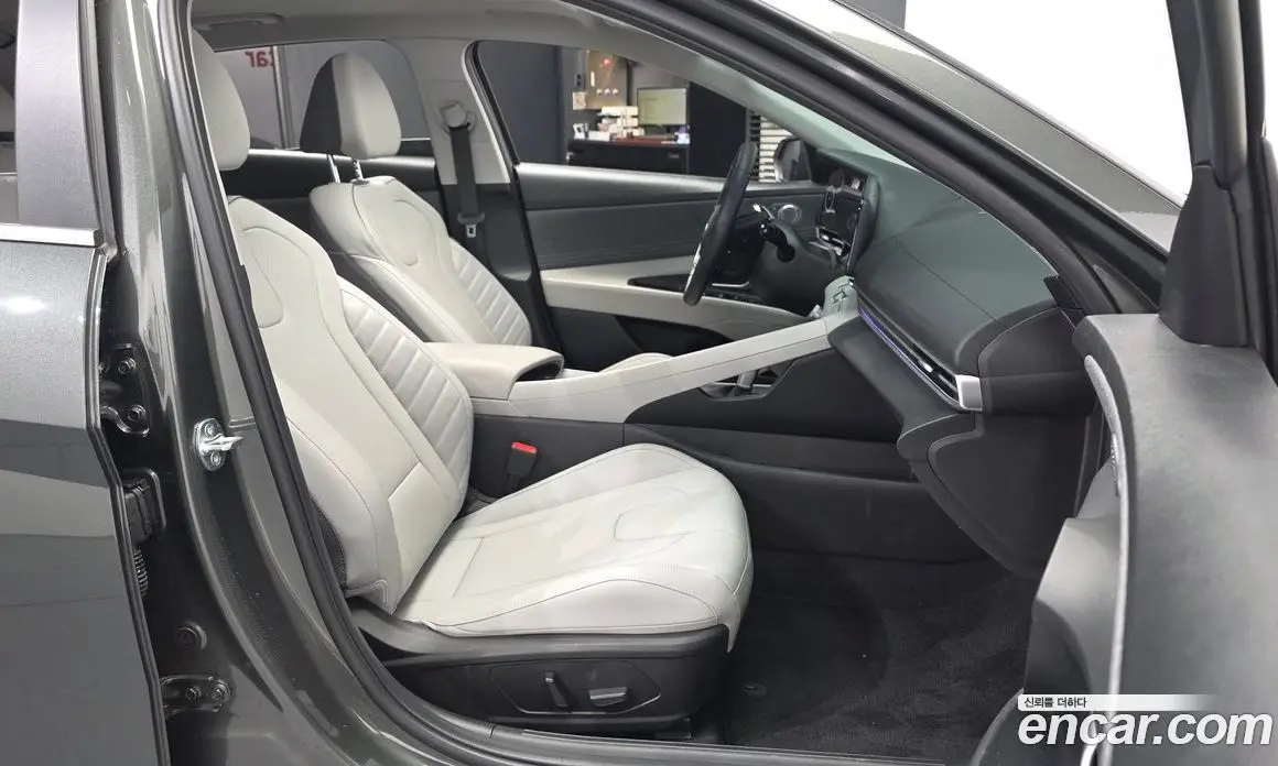 Hyundai Avante 2023 1.6 автомат (гидро), фото 17