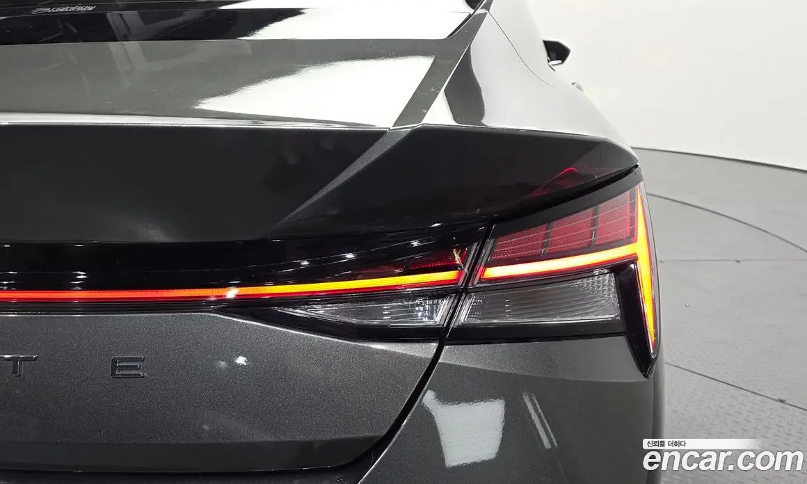 Hyundai Avante 2023 1.6 автомат (гидро), фото 9
