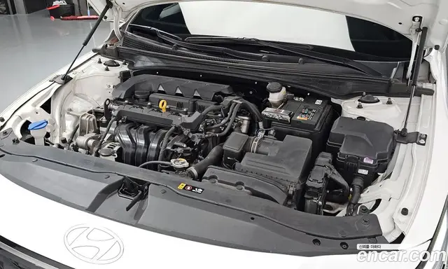 Hyundai Avante 2023 1.6 автомат (гидро), миниатюра 6