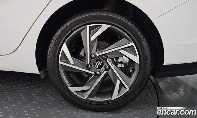 Hyundai Avante 2023 1.6 автомат (гидро), миниатюра 7