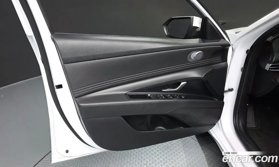 Hyundai Avante 2024 1.6 автомат (гидро), фото 14