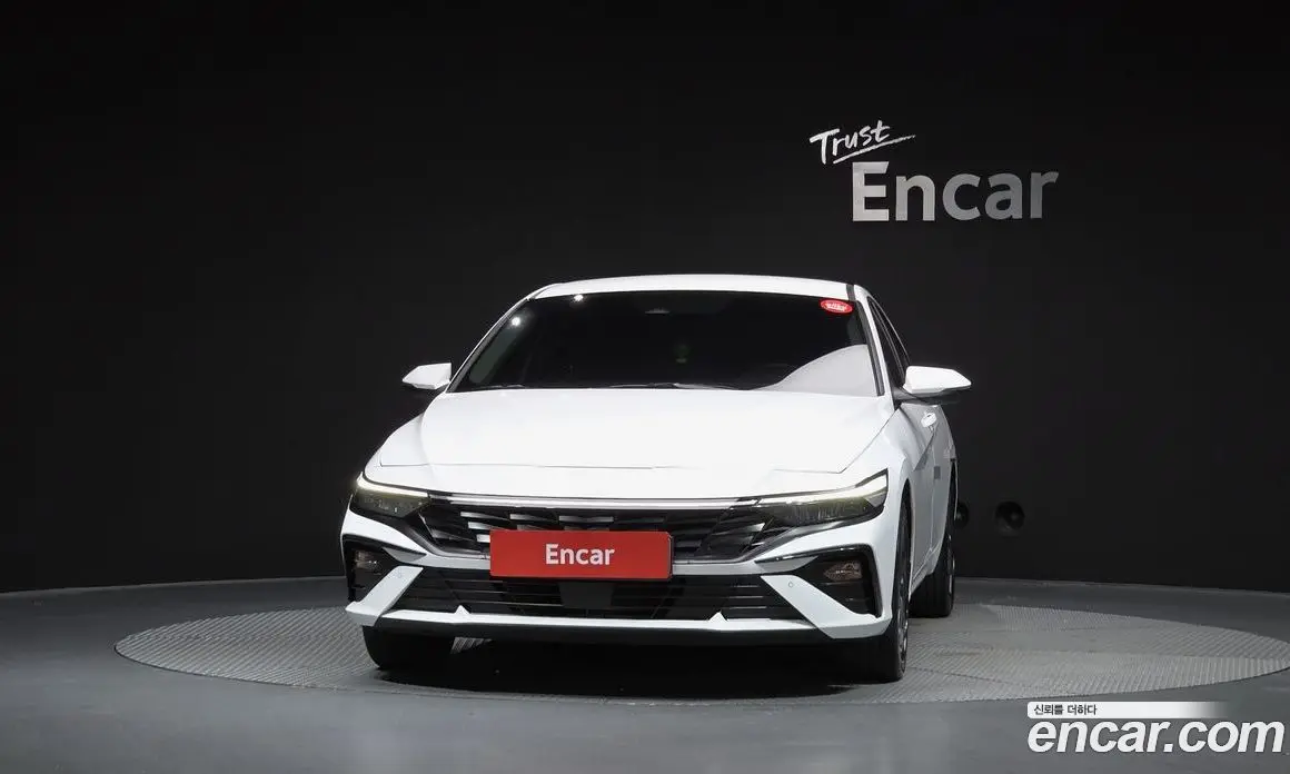 Hyundai Avante 2024 1.6 автомат (гидро), фото 3