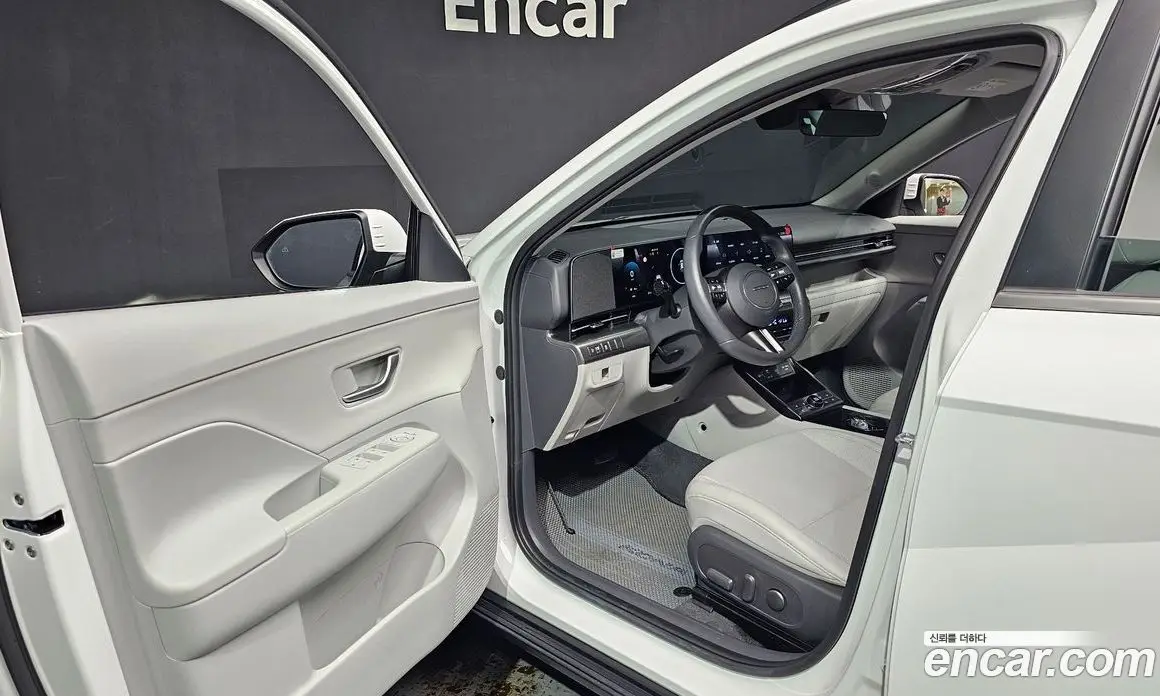 Hyundai Kona 2023 1.6 автомат (гидро), фото 15