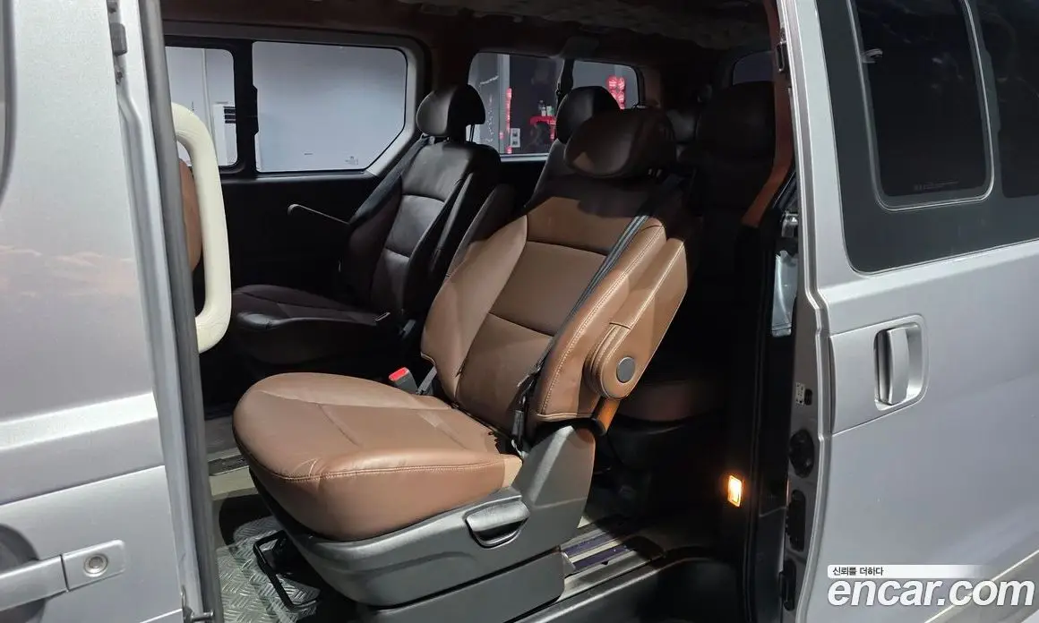 Hyundai Starex 2018 2.5 автомат (гидро), фото 11
