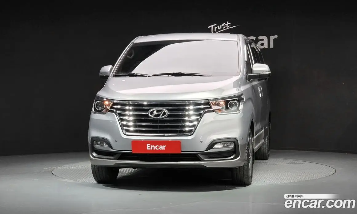Hyundai Starex 2018 2.5 автомат (гидро), фото 3