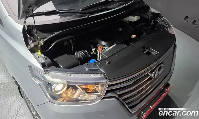 Hyundai Starex 2018 2.5 автомат (гидро), миниатюра 6