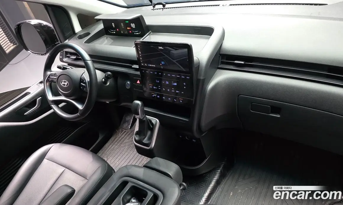 Hyundai Staria 2024 3.5 автомат (гидро), фото 7
