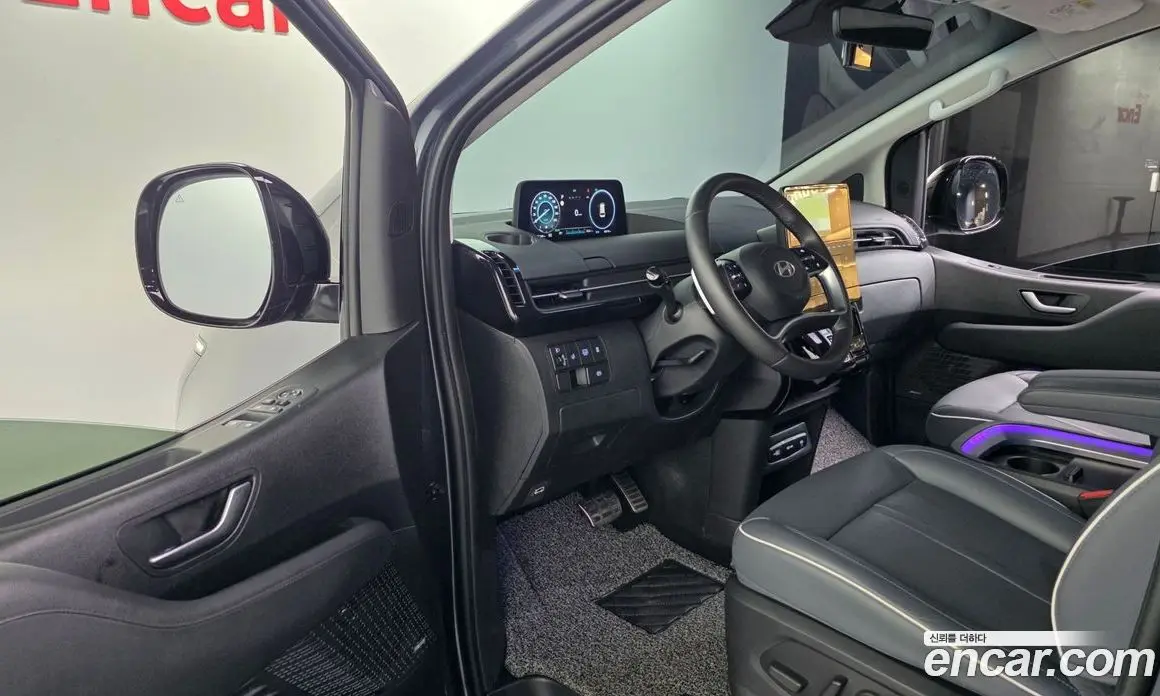 Hyundai Staria 2024 1.6 автомат (гидро), фото 13
