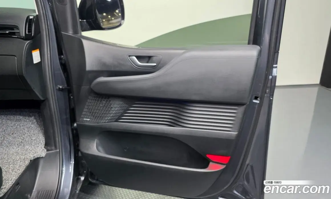 Hyundai Staria 2024 1.6 автомат (гидро), фото 15