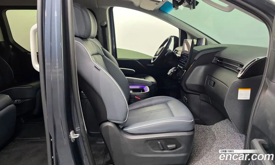 Hyundai Staria 2024 1.6 автомат (гидро), фото 17