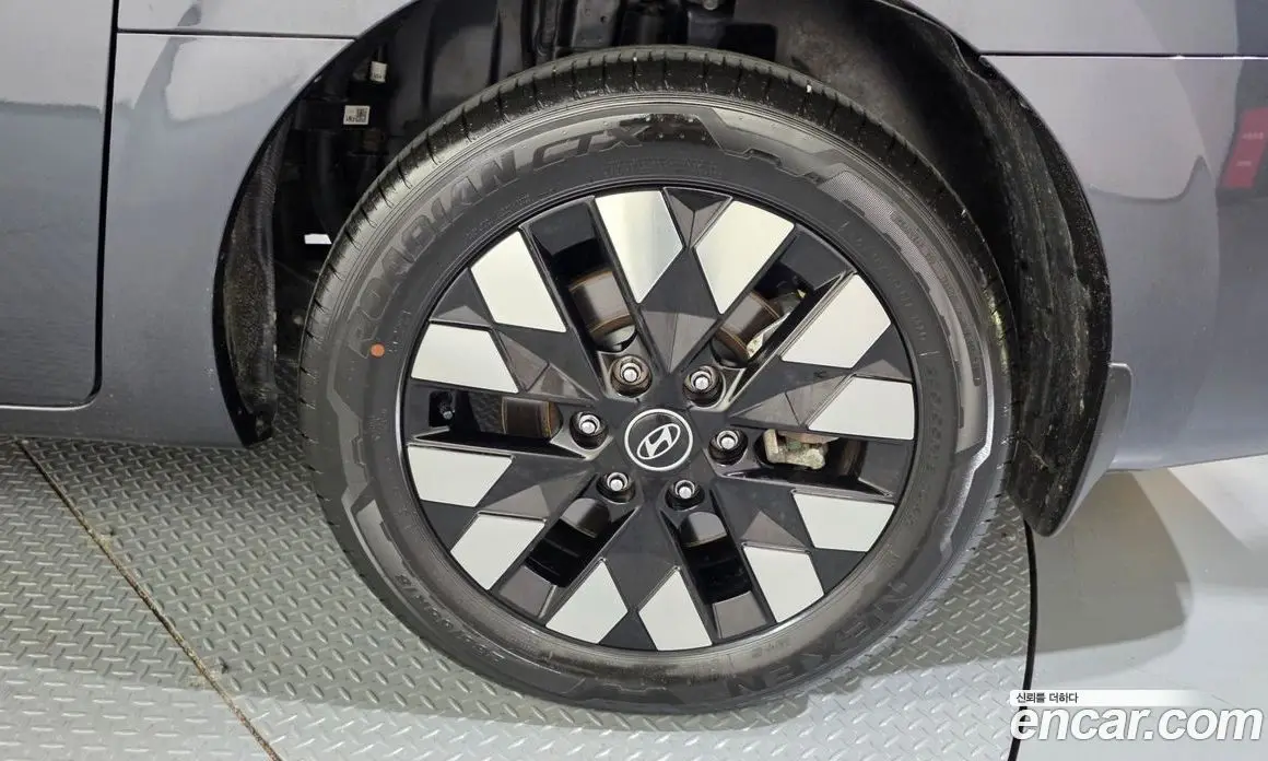 Hyundai Staria 2024 1.6 автомат (гидро), фото 7