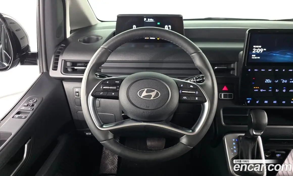Hyundai Staria 2025 2.2 автомат (гидро), фото 19