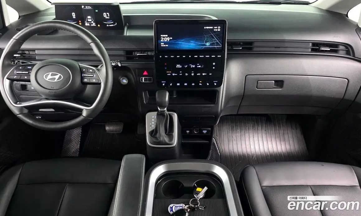 Hyundai Staria 2025 2.2 автомат (гидро), фото 10