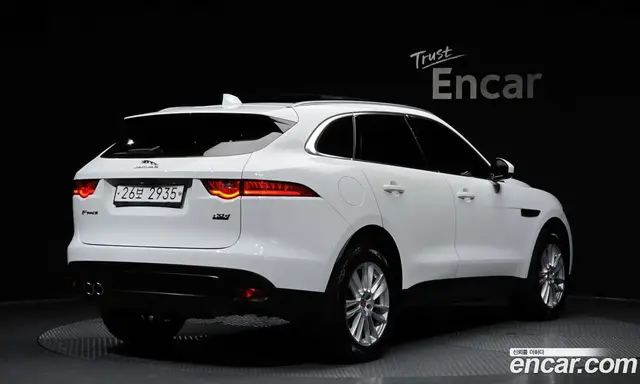 Jaguar F-Pace 2019 2.0 автомат (гидро), миниатюра 2