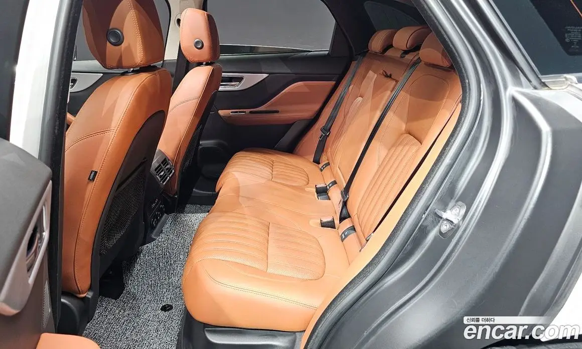 Jaguar F-Pace 2019 2.0 автомат (гидро), фото 12