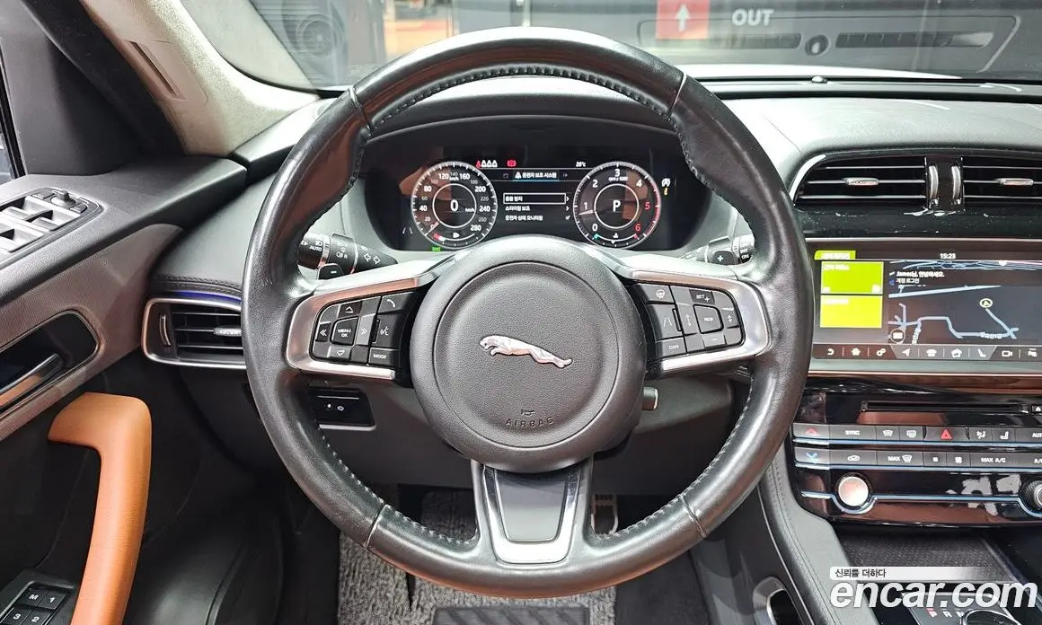 Jaguar F-Pace 2019 2.0 автомат (гидро), фото 13