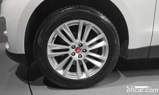 Jaguar F-Pace 2019 2.0 автомат (гидро), миниатюра 5