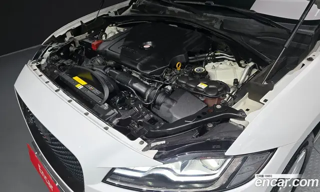 Jaguar F-Pace 2019 2.0 автомат (гидро), миниатюра 6
