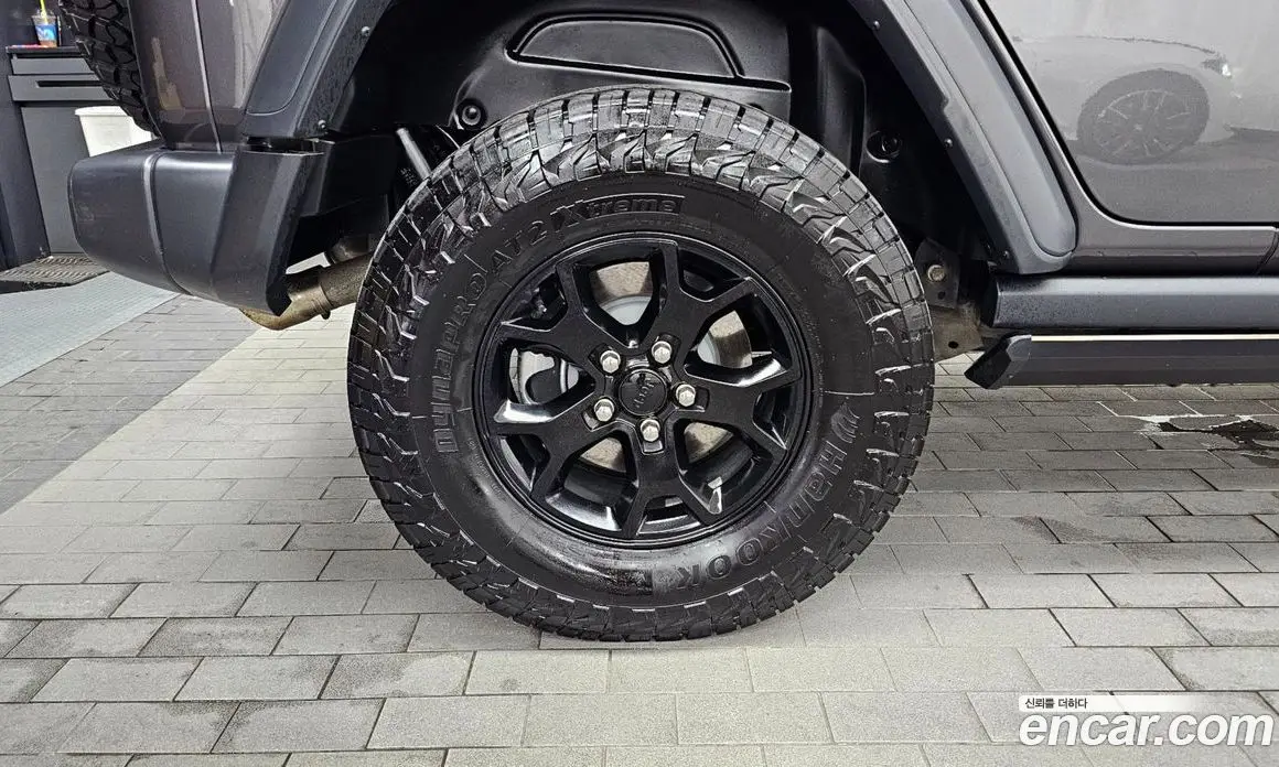 Jeep Wrangler 2023 2.0 автомат (гидро), фото 19
