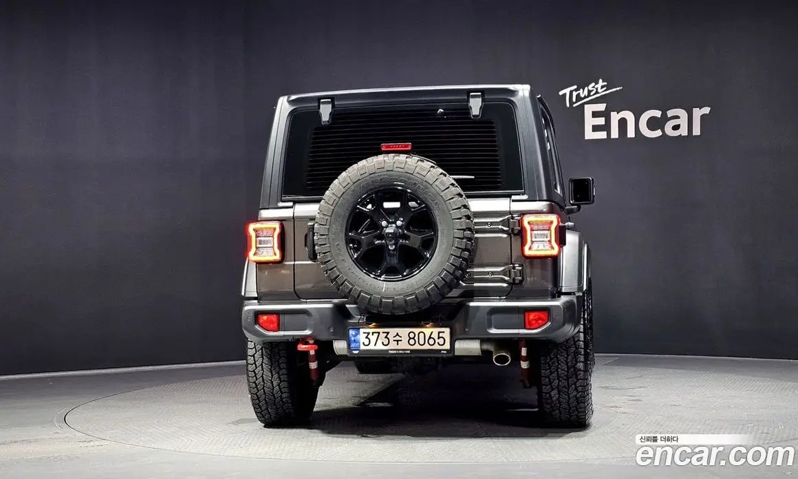 Jeep Wrangler 2023 2.0 автомат (гидро), фото 4