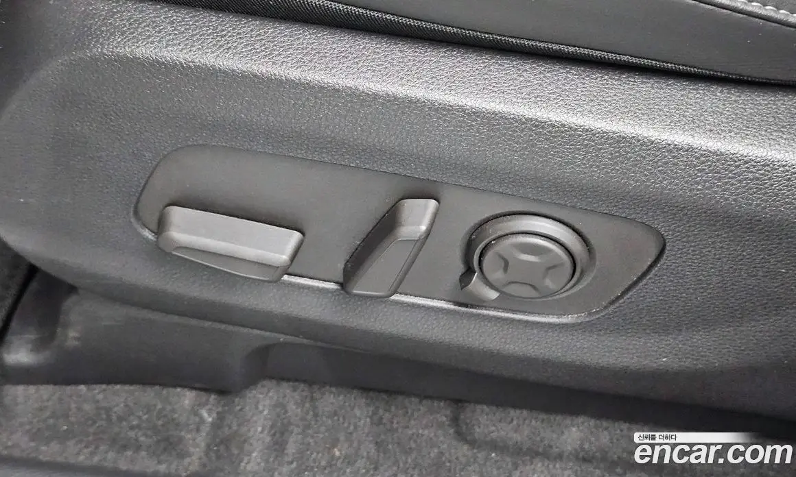 Kia Carnival 2024 1.6 автомат (гидро), фото 26