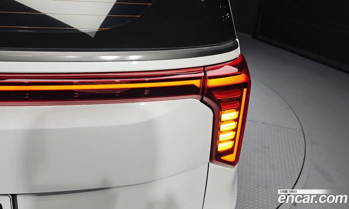 Kia Carnival 2025 1.6 автомат (гидро), фото 9