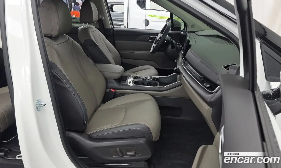 Kia Carnival 2025 1.6 автомат (гидро), фото 11