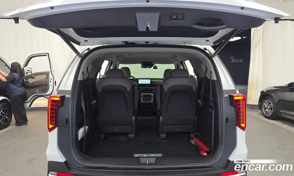 Kia Carnival 2025 1.6 автомат (гидро), фото 20