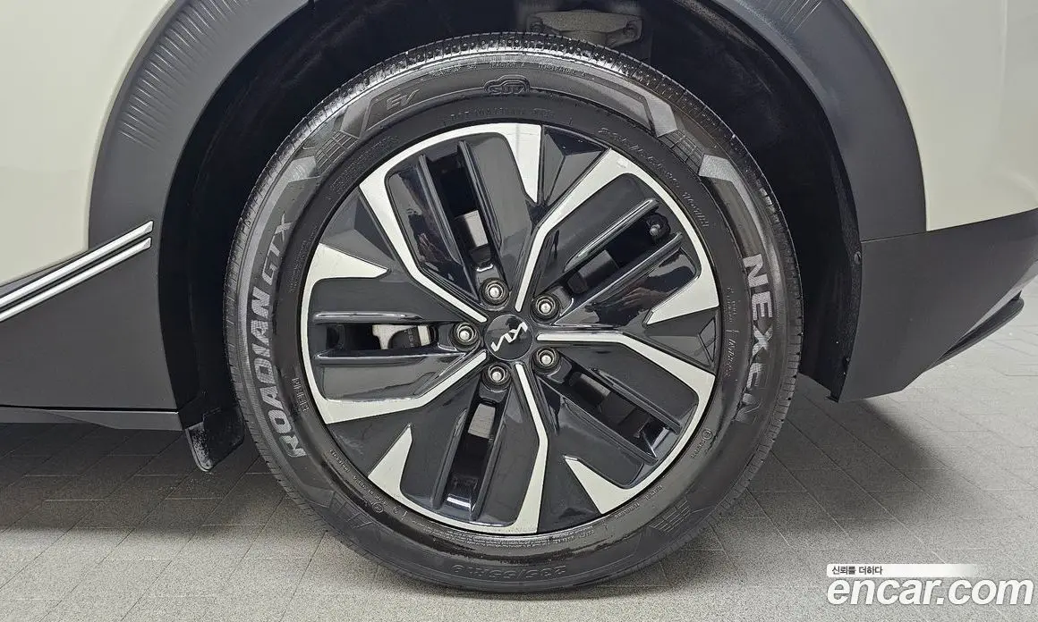 Kia EV6 2023 0.1 автомат (гидро), фото 6