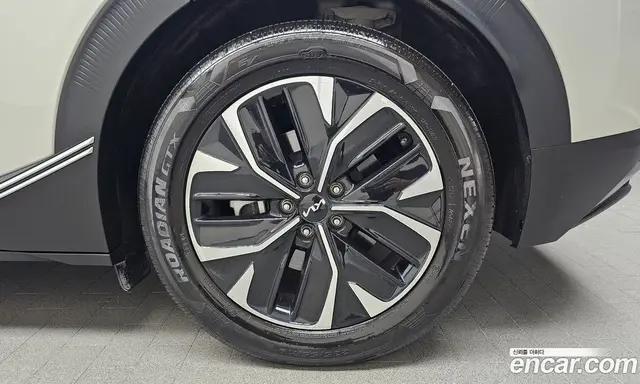 Kia EV6 2023 0.1 автомат (гидро), миниатюра 6