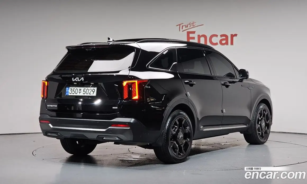 Kia Sorento 2023 2.5 автомат (гидро), фото 2