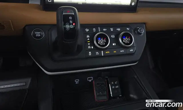 Land Rover Defender 2023 3.0 автомат (гидро), миниатюра 11