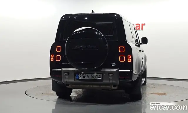Land Rover Defender 2023 3.0 автомат (гидро), миниатюра 3