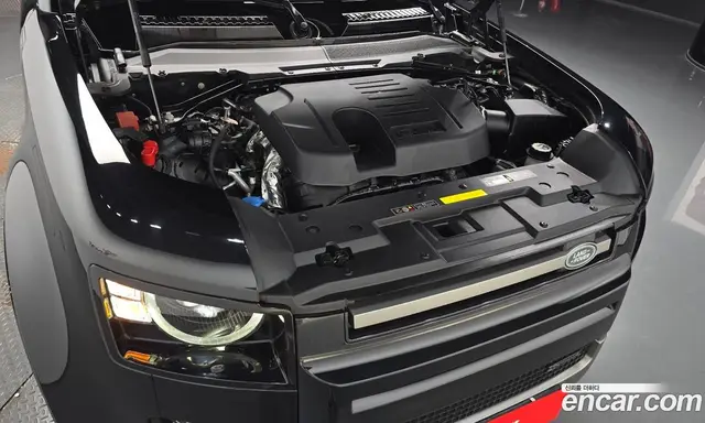 Land Rover Defender 2023 3.0 автомат (гидро), миниатюра 5
