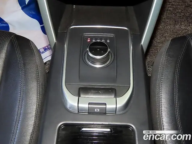 Land Rover Discovery Sport 2017 2.0 автомат (гидро), миниатюра 2