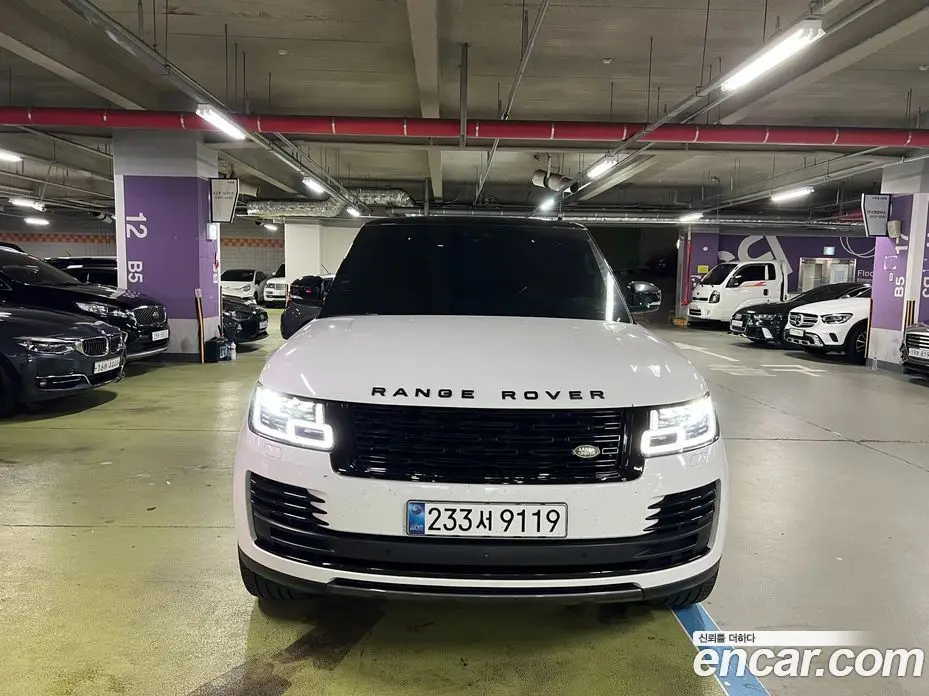 Land Rover Range Rover 2019 4.4 автомат (гидро), фото 2