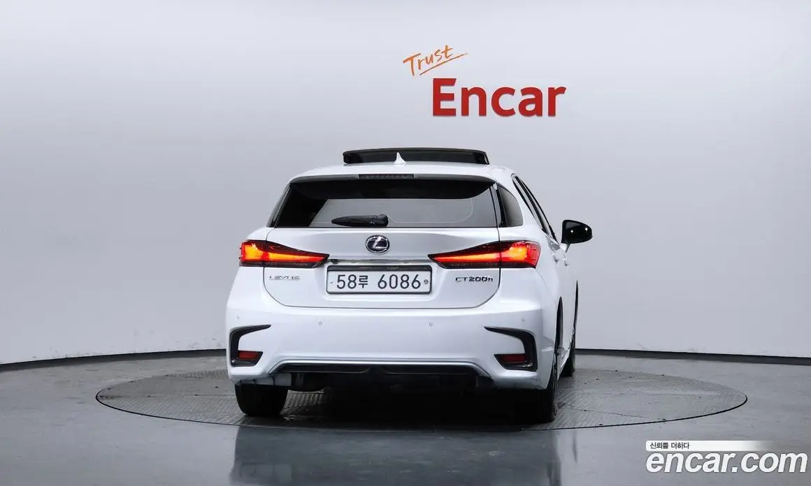 Lexus CT200h 2018 1.8 автомат (гидро), фото 4