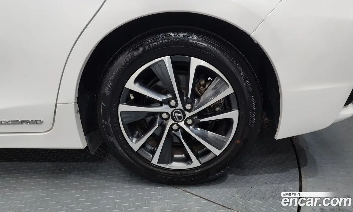 Lexus CT200h 2018 1.8 автомат (гидро), фото 7