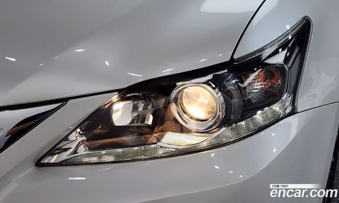 Lexus CT200h 2018 1.8 автомат (гидро), фото 8