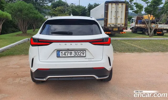 Lexus NX 2025 2.5 автомат (гидро), миниатюра 4