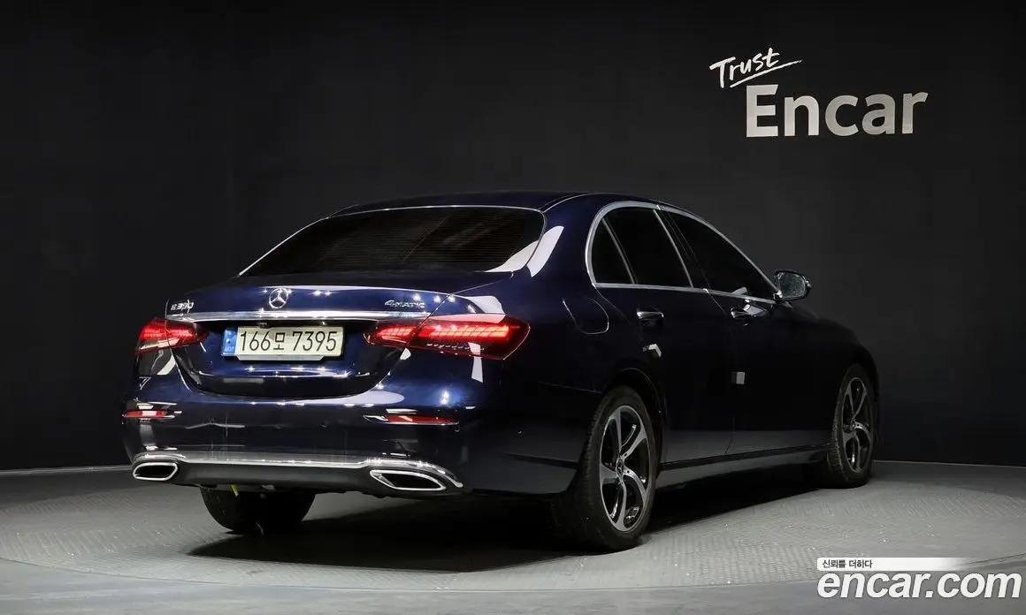 Mercedes-Benz E-Class 2021 2.0 автомат (гидро), фото 2