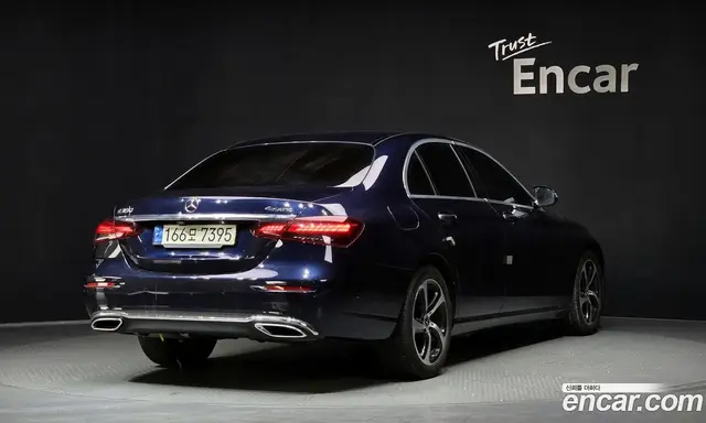 Mercedes-Benz E-Class 2021 2.0 автомат (гидро), миниатюра 2