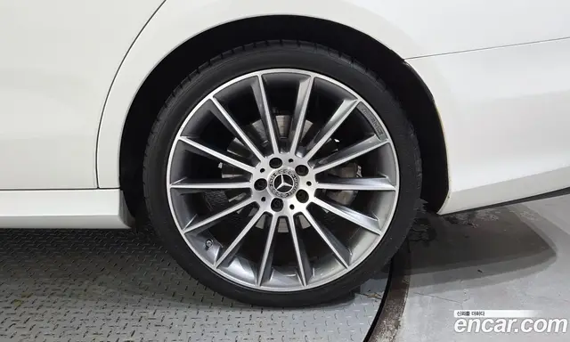 Mercedes-Benz E-Class 2021 2.0 автомат (гидро), миниатюра 7
