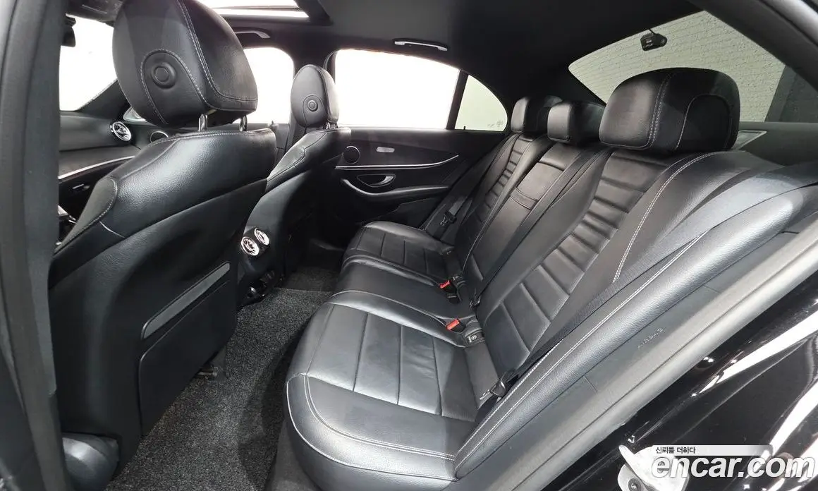 Mercedes-Benz E-Class 2022 2.0 автомат (гидро), фото 17