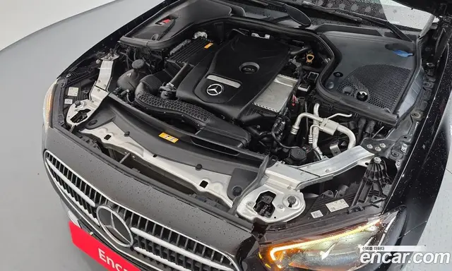 Mercedes-Benz E-Class 2022 2.0 автомат (гидро), миниатюра 5