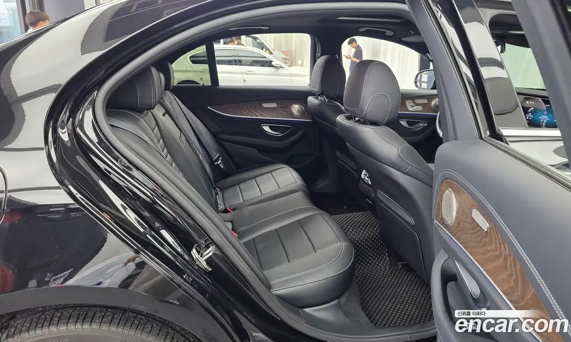 Mercedes-Benz E-Class 2022 2.0 автомат (гидро), фото 18