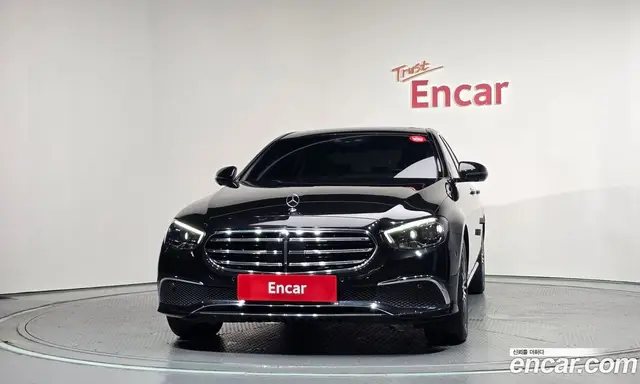 Mercedes-Benz E-Class 2022 2.0 автомат (гидро), миниатюра 3